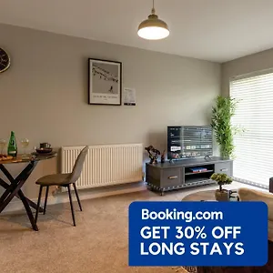 Apartment The Maisonette Solihull, Modern 3 Bed Serviced With Free Parking - Minutes From Nec Jlr Bhx Hs2